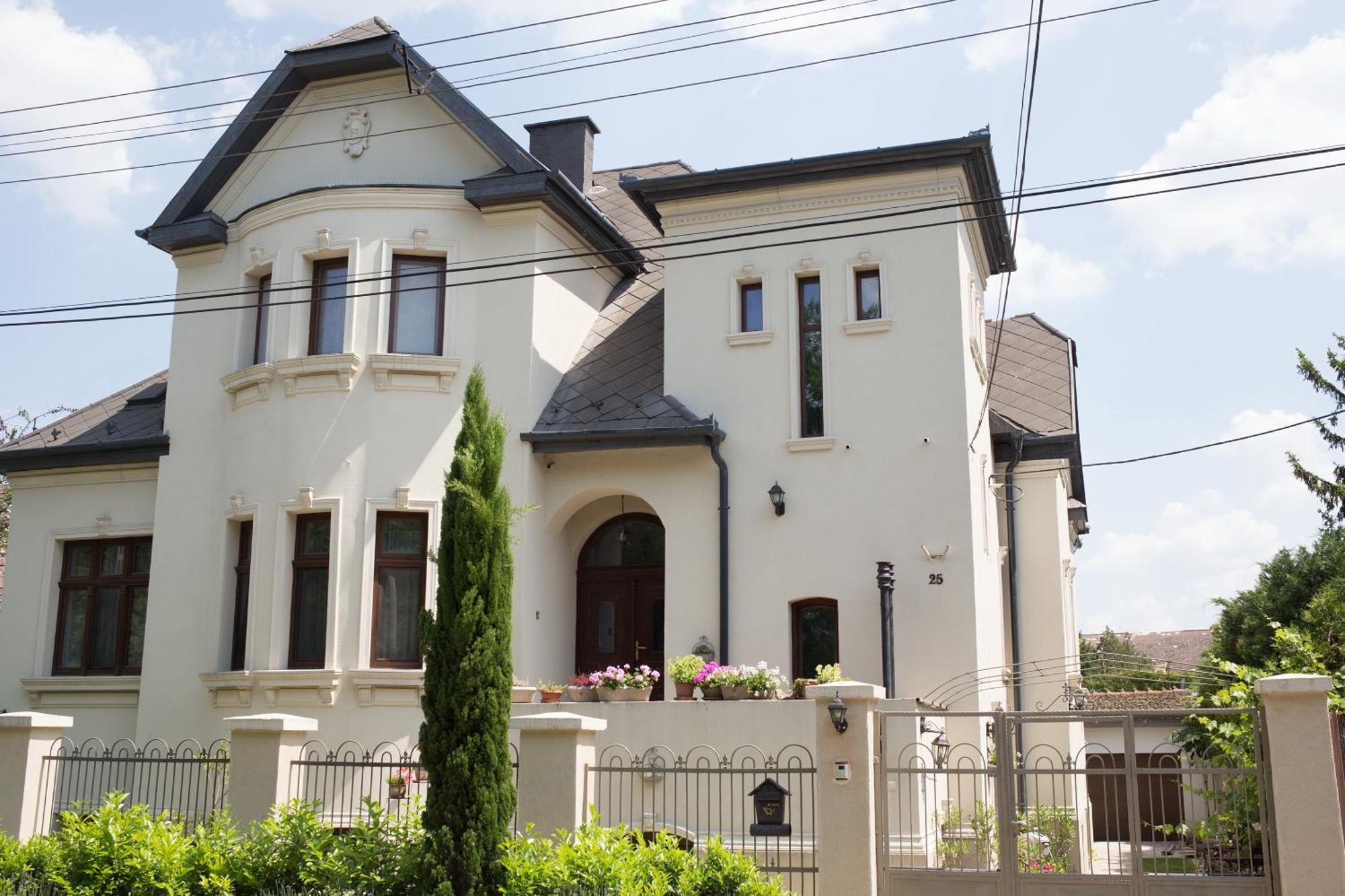Kuria Apartman With Private Jacuzzi And Pool Budapest Exteriör bild
