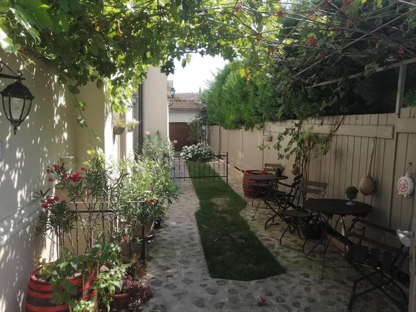 Kuria Apartman With Private Jacuzzi And Pool Budapest Exteriör bild