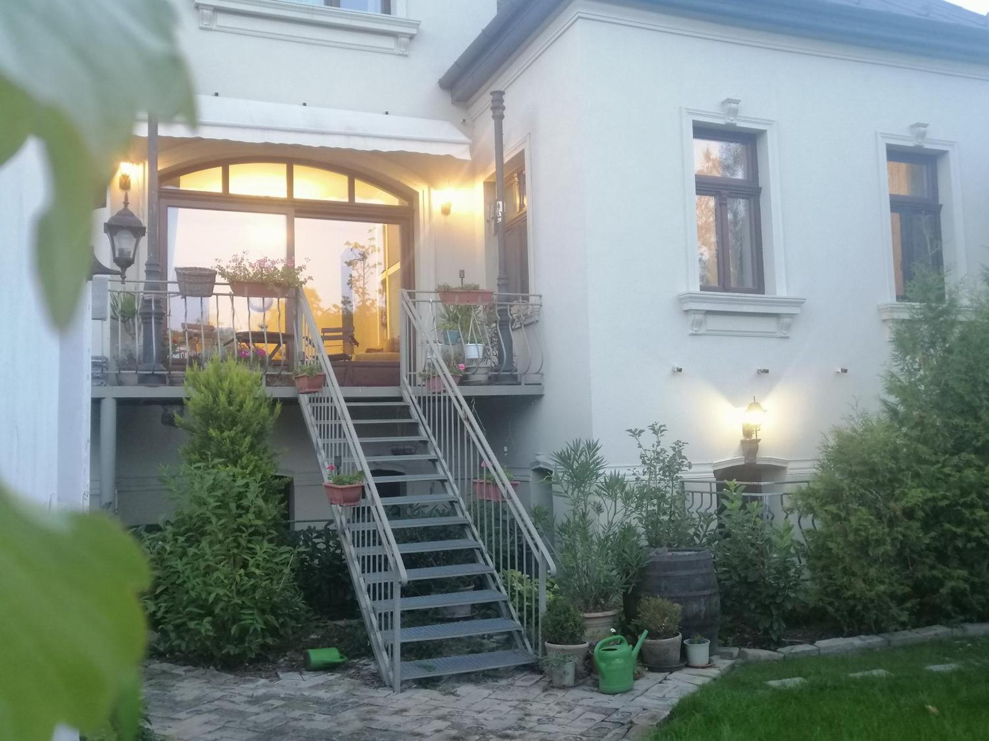 Kuria Apartman With Private Jacuzzi And Pool Budapest Exteriör bild