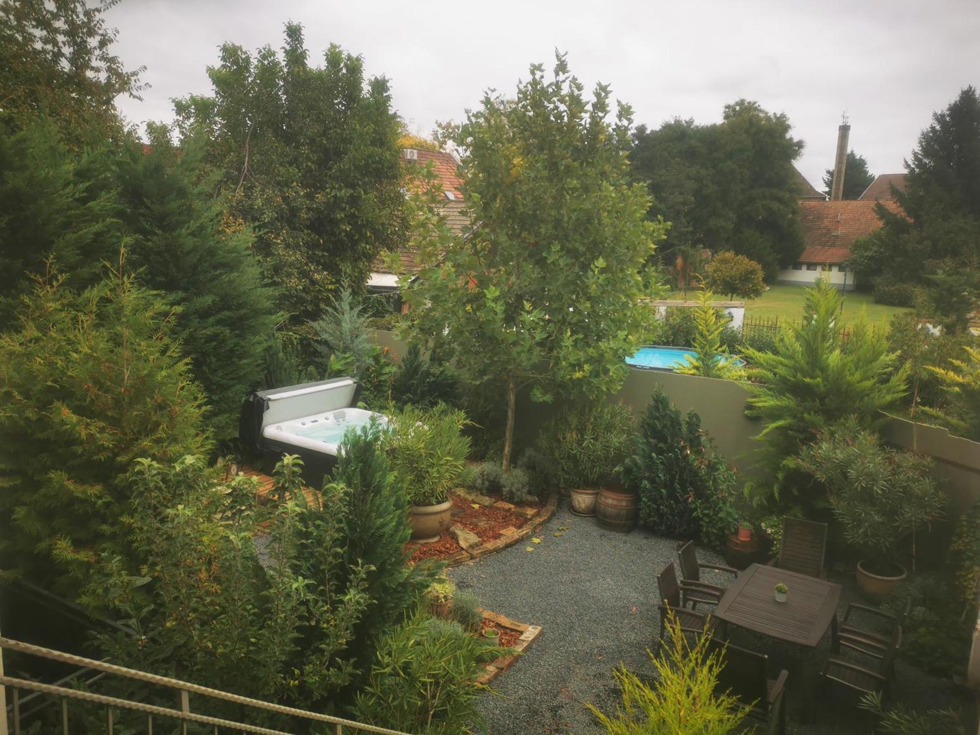 Kuria Apartman With Private Jacuzzi And Pool Budapest Exteriör bild