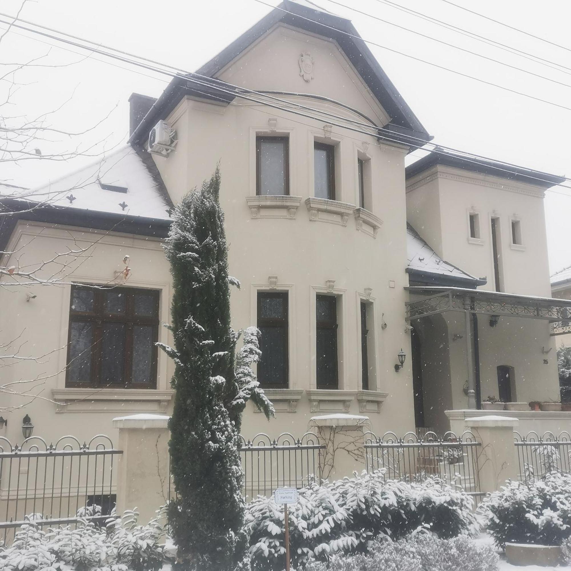Kuria Apartman With Private Jacuzzi And Pool Budapest Exteriör bild